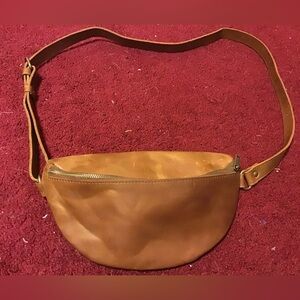 HIDES LEATHER FANNY PACK WAIST BAG DISTRESSED GUC UNISEX